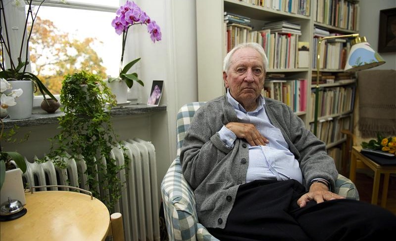 Tomas Tranströmer en su casa de Estocolmo