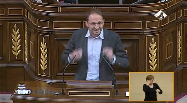Joan Herrera, portavoz de ICV-IU durante el debate celebrado en el Congreso.