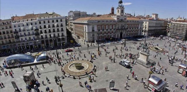 Imagen panorámica de la Puerta del Sol de Madrid. / Efe