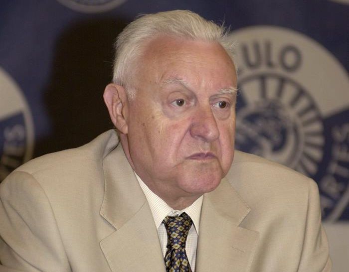 Imagen de archivo (mayo de 2004) del hispanista francés e historiador Joseph Pérez. / Paco Torrente (Efe)