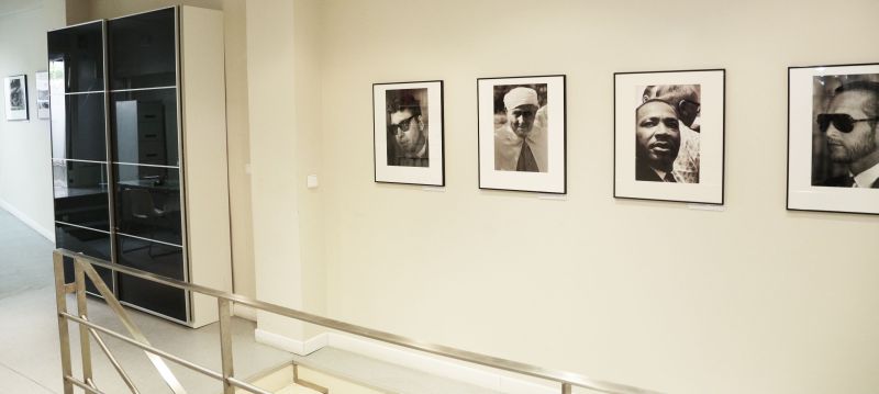 Imagen de algunas de las fotografías de Meneses en su recientemente inaugurada fundación. /