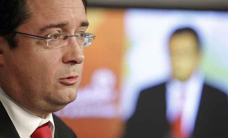 El secretario de Organización del PSOE, Óscar López, la semana pasada, durante la rueda de prensa convocada en Ferraz para analizar los resultados de las elecciiones europeas. / Zipi (Efe)