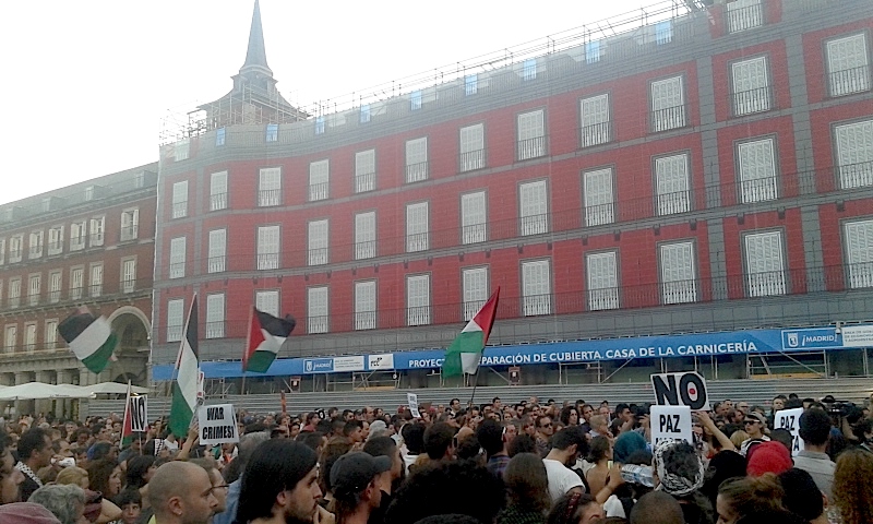 Plaza_Mayor_Lectura_Nombre_Víctimas