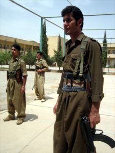 Peshmergas del PDK de Irán en una base de Irak. / Manuel Martorell