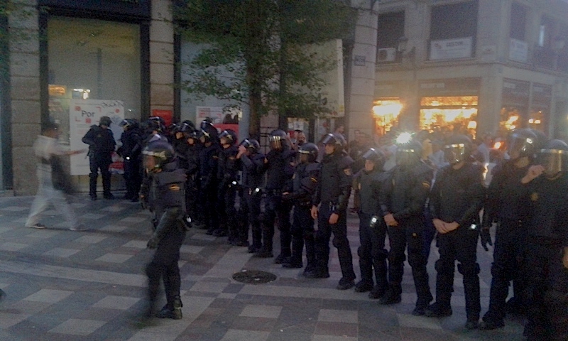 Cordón_policial_calle_Arenal