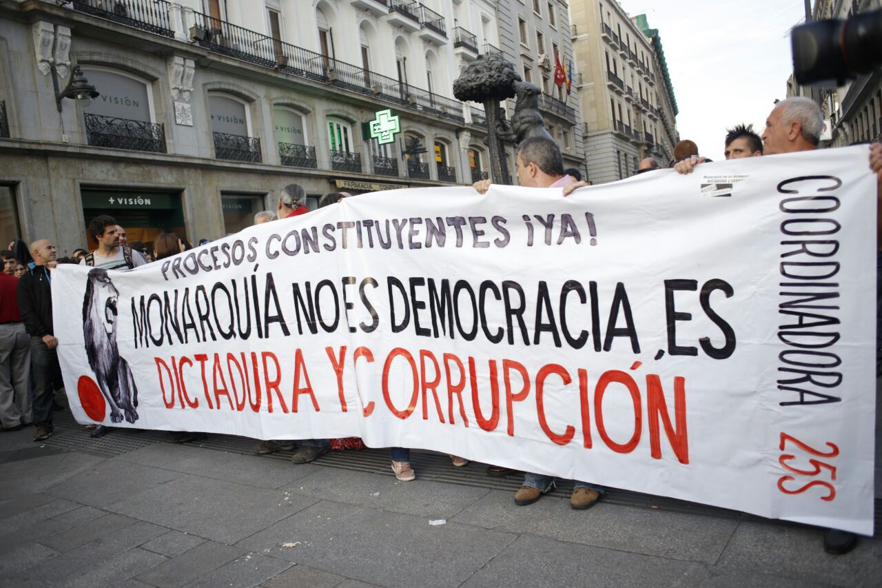 coordinadora_25S_manifestacion_monarquia