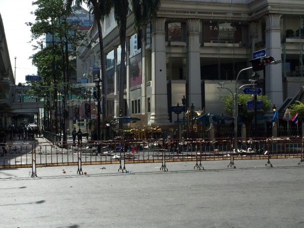 Estado en el que quedó el templo de Erawan, aún acordonado por las fuerzas de Seguridad. (M. G. P.)