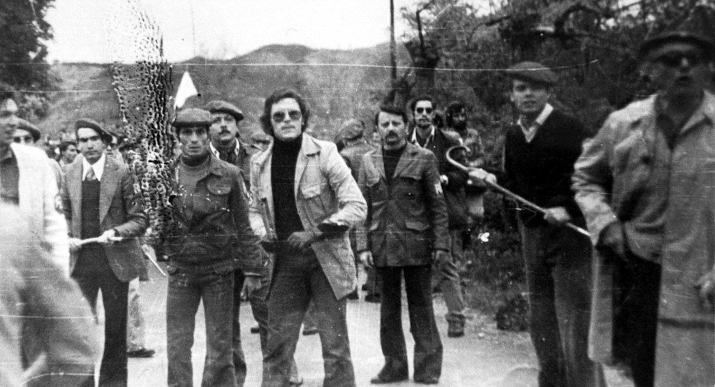 Montejurra-hombre-gabardina