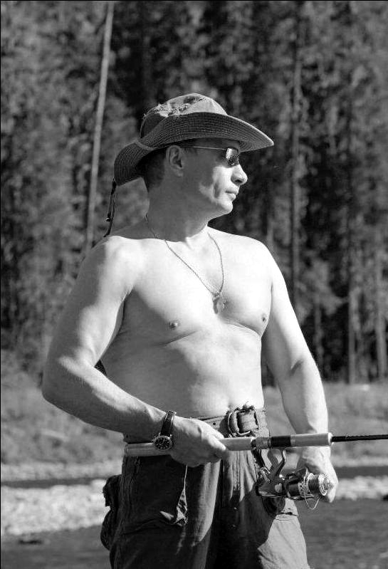 El presidente ruso, Vladimir Putin, en una imagen de archivo un día de pesca en el río Yenisei. / Efe