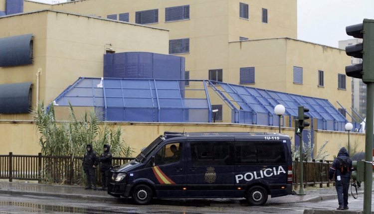 Fachada del Centro de Internamiento de Extranjeros (CIE) de Aluche (Madrid) en una foto de archivo de 2016./