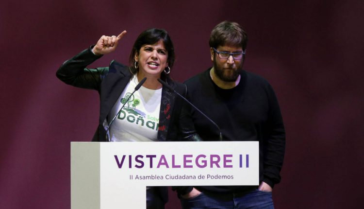 Teresa Rodríguez y Miguel Urbán, anticapitalistas, defendiendo su propuesta política para Podemos en Vistalegre II.