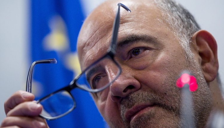 El comisario europeo de Asuntos Económicos, Pierre Moscovici, participa en una rueda de prensa en Roma (Italia) la semana pasada. eurozona