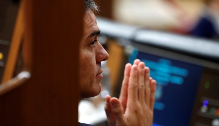 El presidente del Gobierno, Pedro Sánchez, durante la segunda jornada del debate de las enmiendas a la totalidad del proyecto de Presupuestos Generales del Estado.