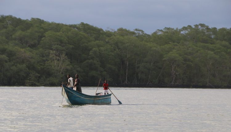 Pescadores en los ríos de Buenaventura, Valle del Cauca, Colombia./ Comité de Solidaridad Internacionalista de Zaragoza