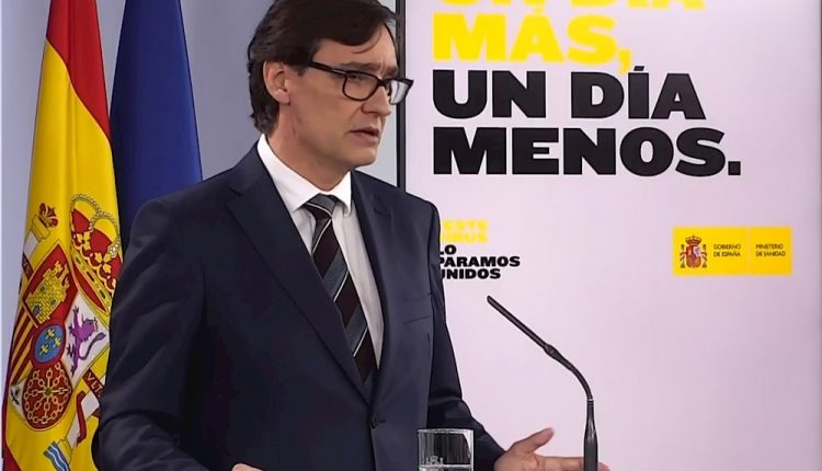 El ministro de Sanidad, Salvador Illa durante la rueda de prensa tras el Consejo de Ministros celebrado este viernes en el Palacio de la Moncloa./ Moncloa/EFE