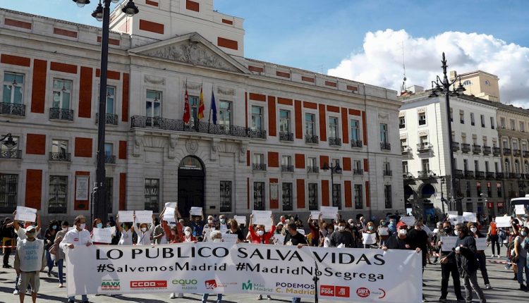 Concentración en la Puerta del Sol este domingo./ Ballesteros (Efe)